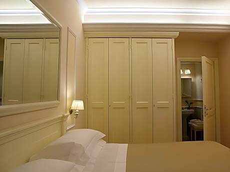 Deluxe Florence Cathedral View Apartment