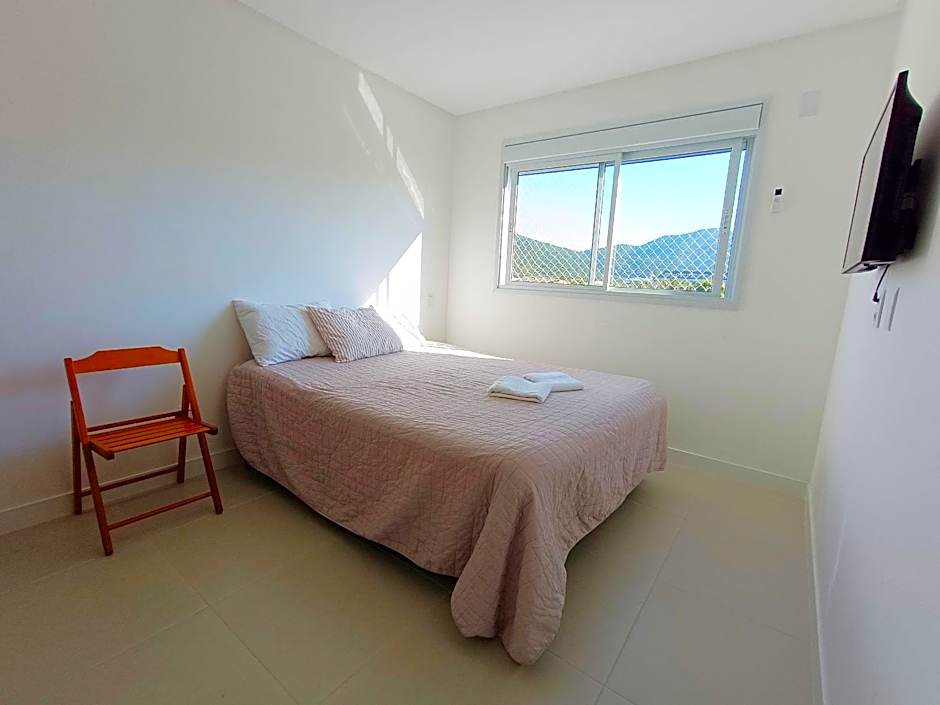 Alto padrão com piscina a 300m do mar - CAN103G