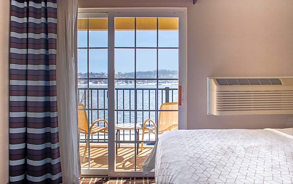 Holiday Inn Express Le Claire Riverfront-Davenport By IHG