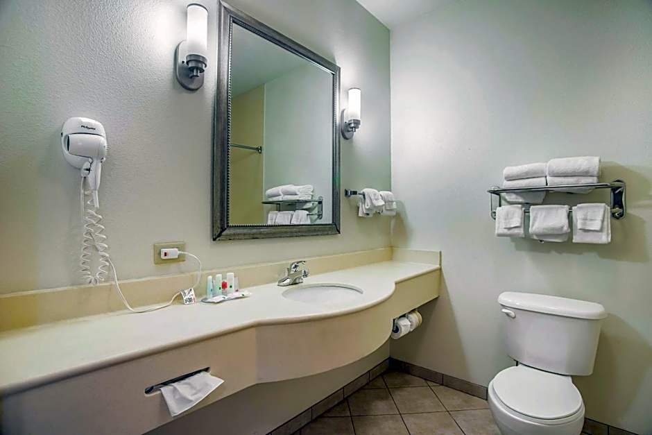 Quality Inn Parsons North