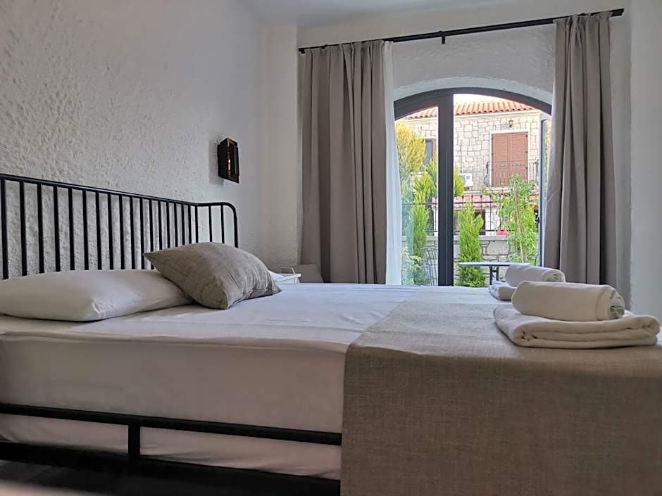 CEMAL ALACATI BUTIK HOTEL