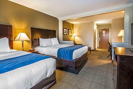 2 Queen Beds, Suite, Nonsmoking
