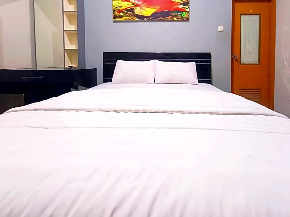 D'Waru Homestay Syariah near Jl Slamet Riyadi Mitra RedDoorz