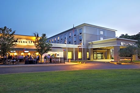 DoubleTree by Hilton Mahwah