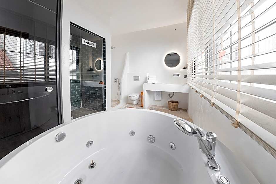Gran Via Alsancak ( Boutique Hotel )
