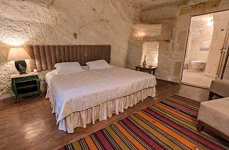 King Suite with Spa Bath