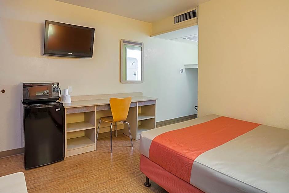 Motel 6-Holbrook, AZ
