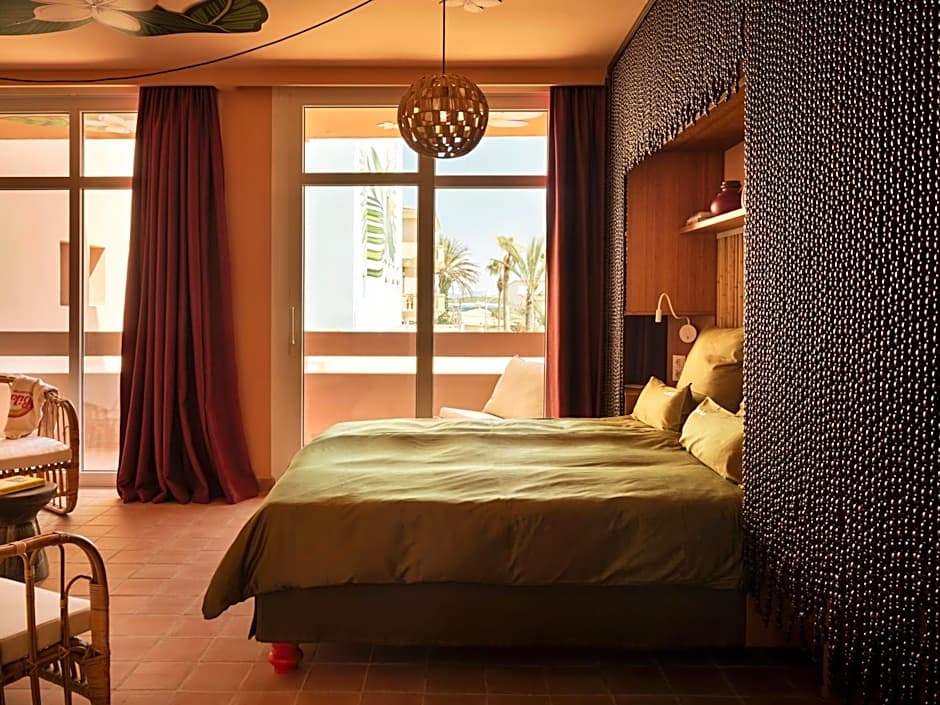 Bikini Island & Mountain Hotel Es Trenc -Adults only-