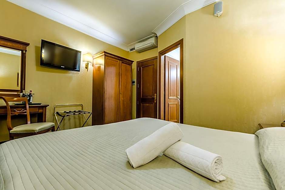 Luxury Rooms H 2000 Roma