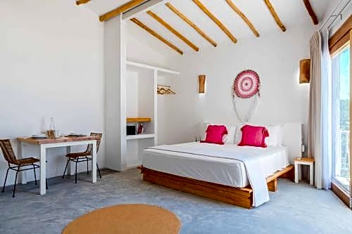 Punta Blanca Beachfront Suites
