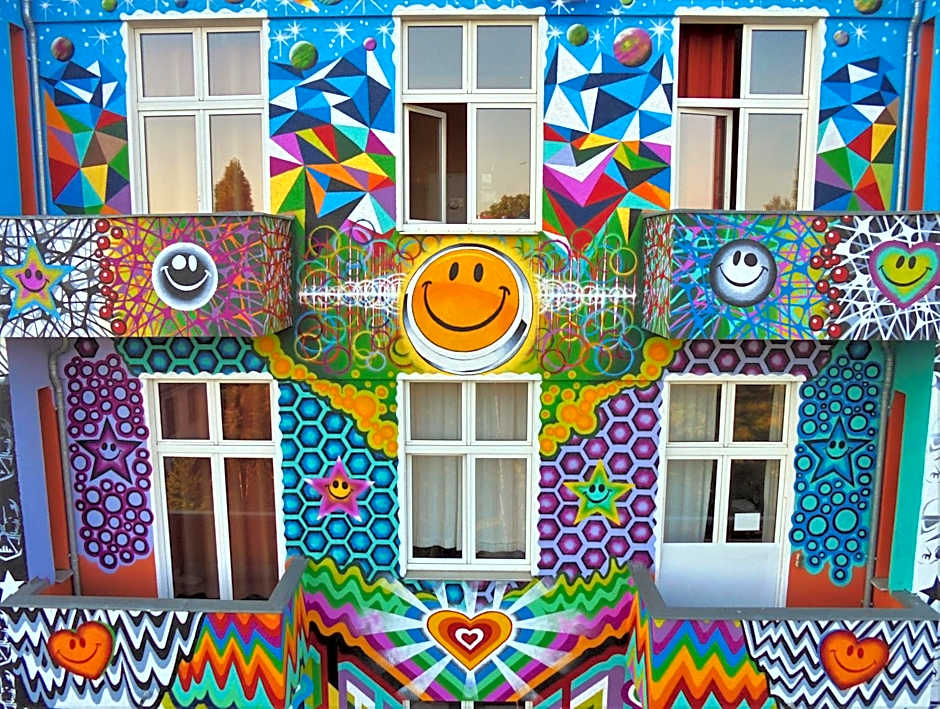 Happy go Lucky Hotel  Hostel