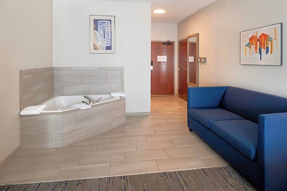 Holiday Inn Express Hotel & Suites Fort Atkinson By IHG