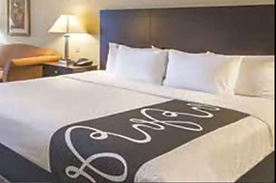 La Quinta Inn & Suites by Wyndham Waxahachie