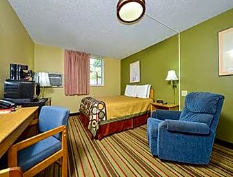 Super 8 by Wyndham Minot Airport