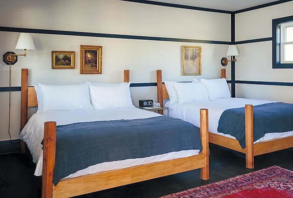 Brentwood Hotel
