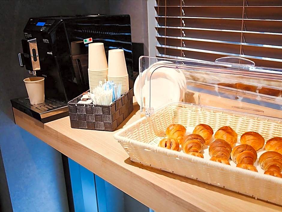 Rembrandt Cabin and Spa Shimbashi - Men Only