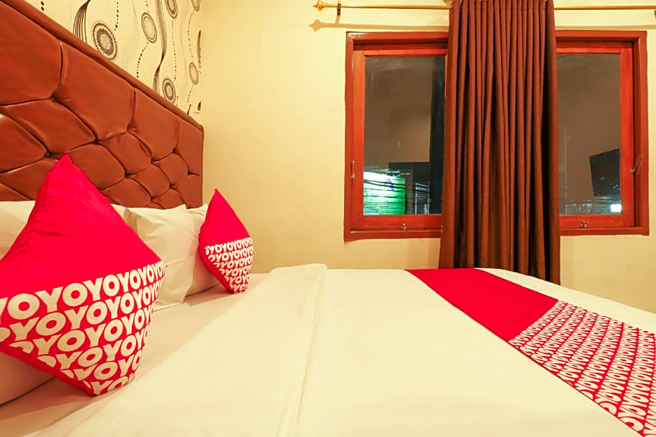 OYO 1117 New Garuda Hotel