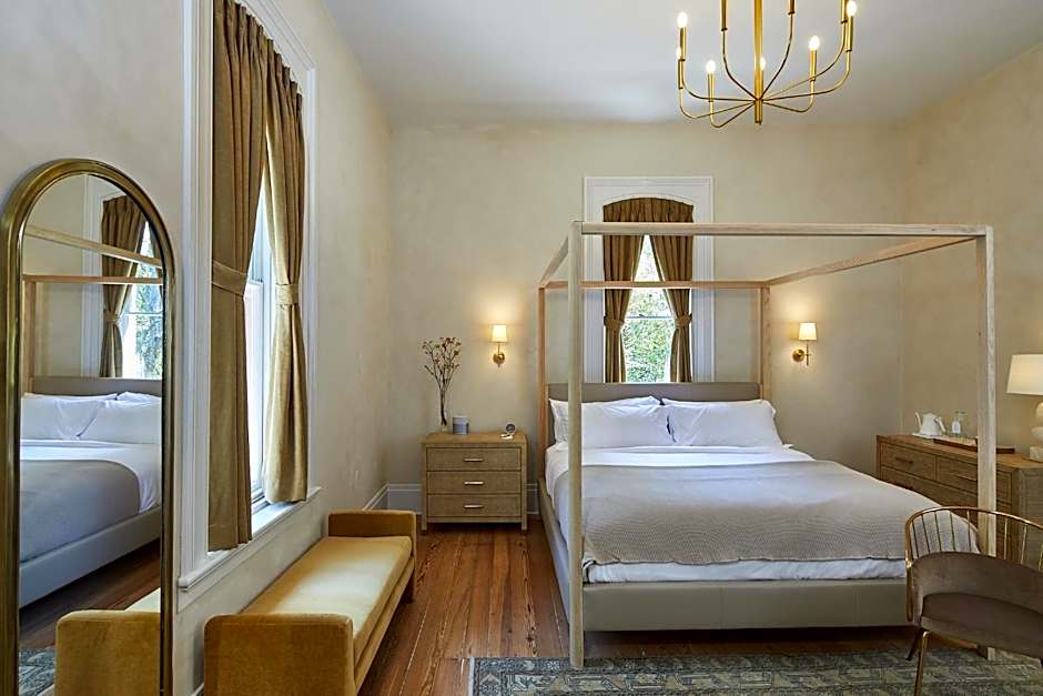 Heights House Hotel
