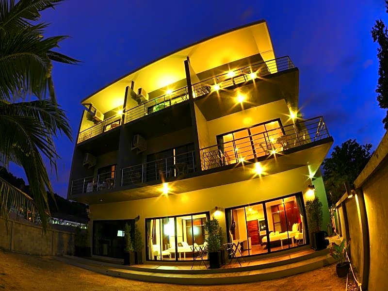 Tonsai Tropical Phi Phi Island