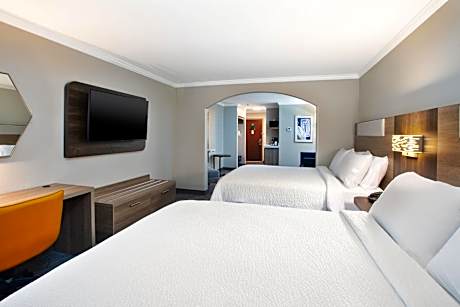 Queen Suite with Two Queen Beds