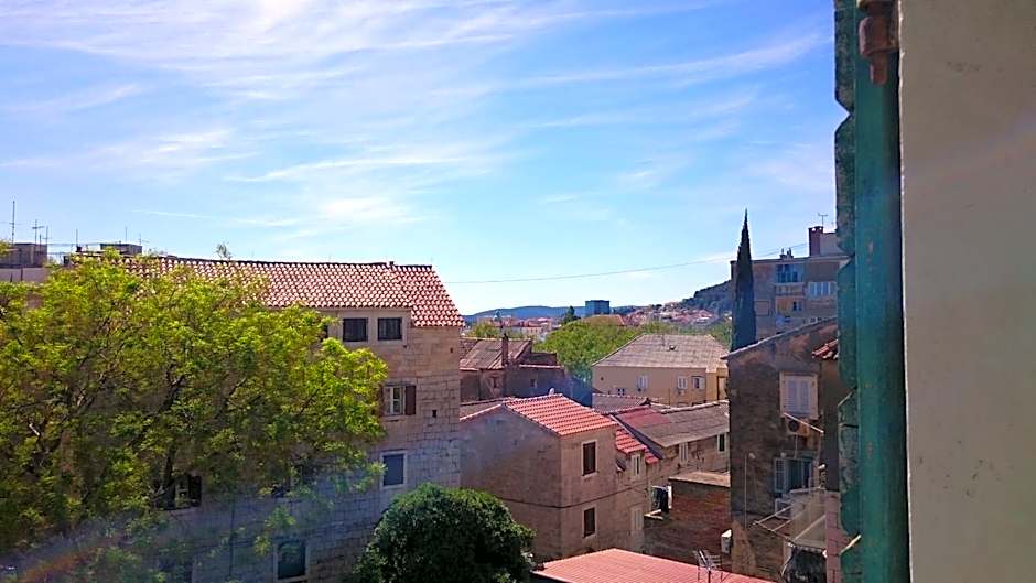 Nirvana Rooms & Apartments