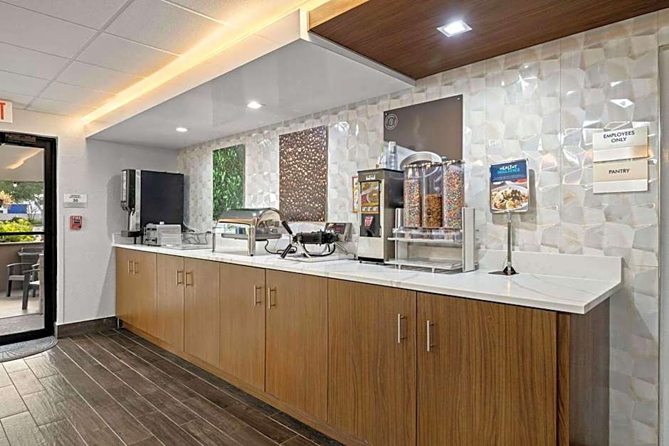 Clarion Pointe Lakeland I-4