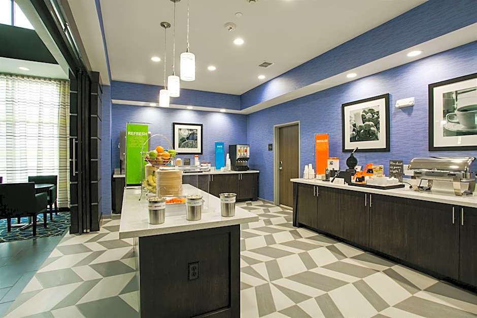 Hampton Inn By Hilton & Suites Dallas/Ft. Worth Airport South