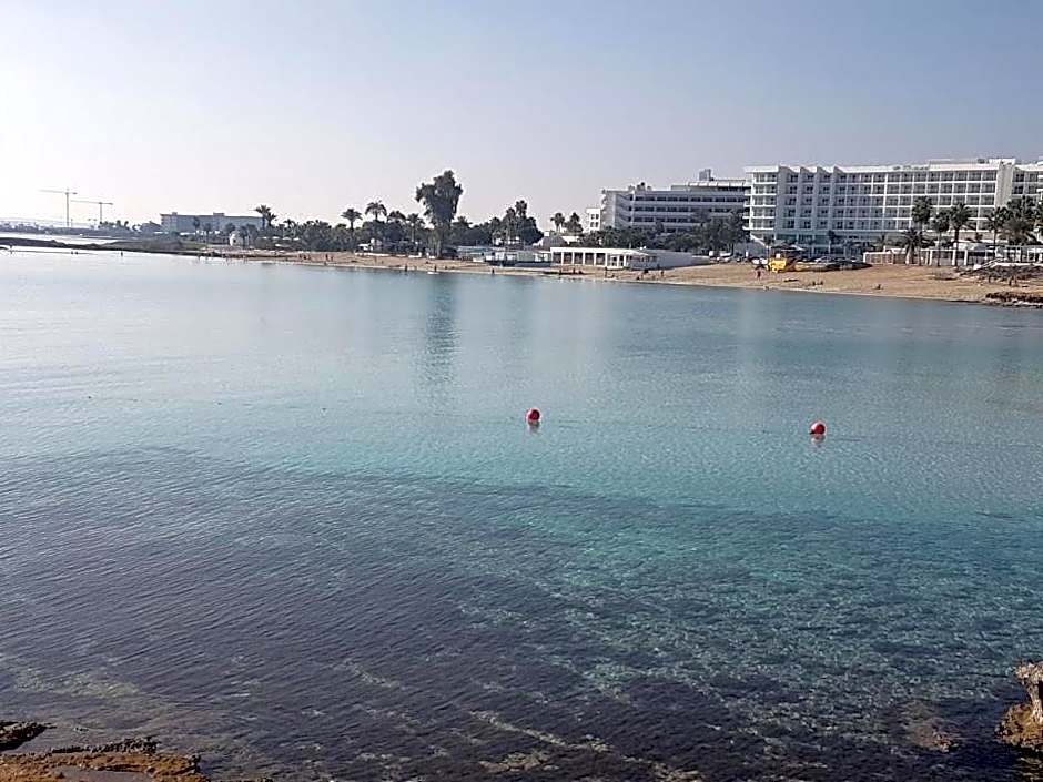 Christopher's Sandy Beach Suites