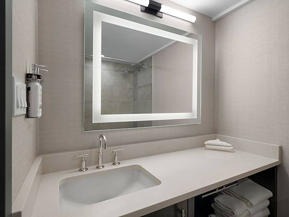 Holiday Inn Calgary Airport By IHG