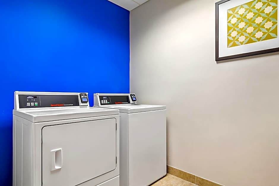 Holiday Inn Express & Suites Jacksonville South East - Medical Center Area By IHG