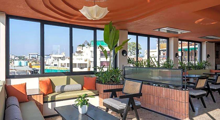 The Red Pier - My Downtown Hotels