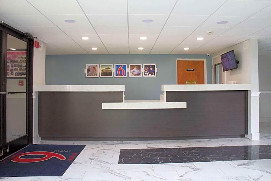 Motel 6-Suwanee, GA - Gwinnett Center
