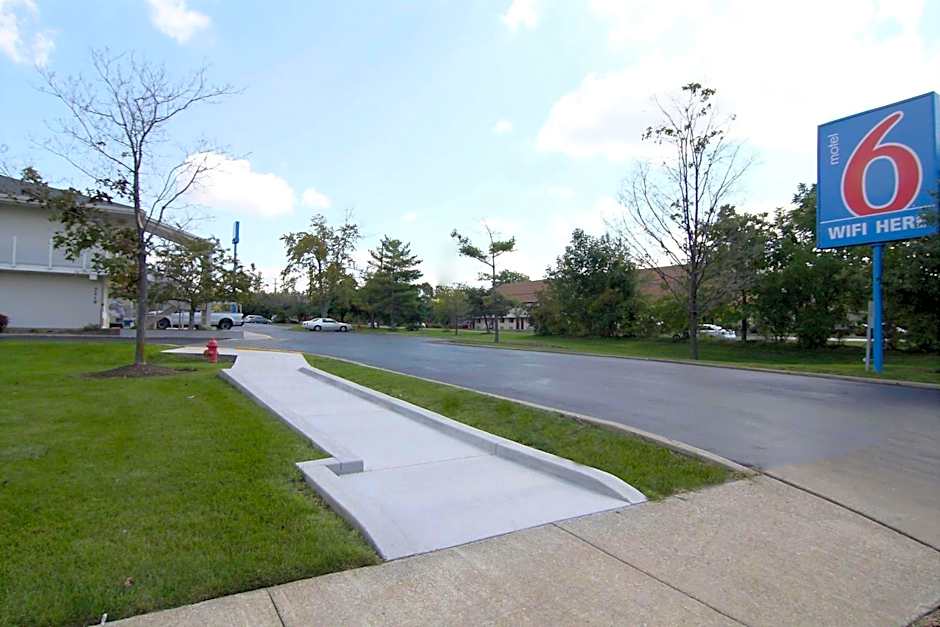 Motel 6-Middleburg Heights, OH - Cleveland