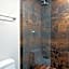 Frida's Artsy Condo with own mural, outdoor tub & rooftop pool