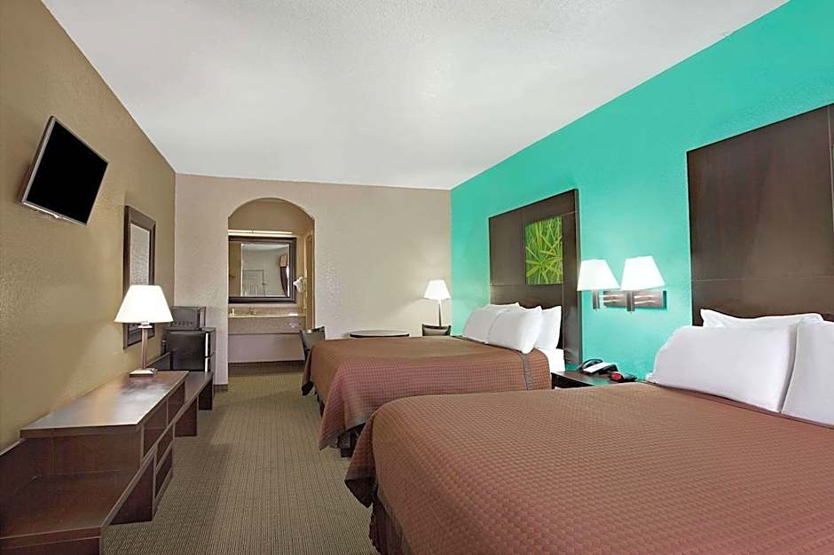 Super 8 by Wyndham Galveston