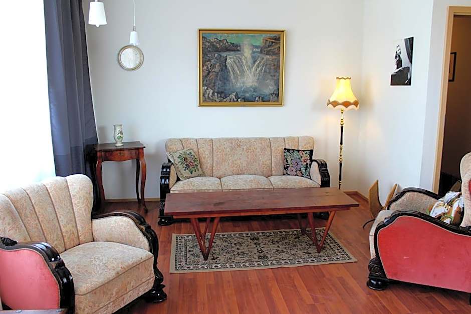 North West Restaurant & Guesthouse