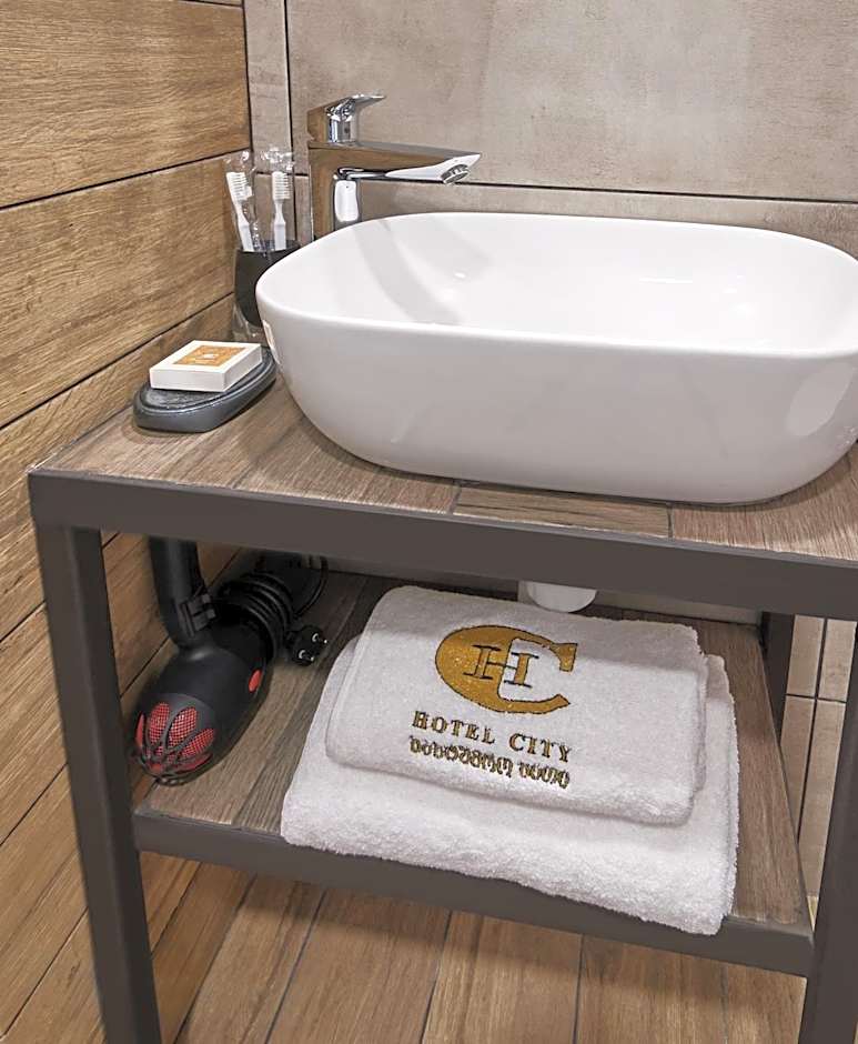 Hotel City