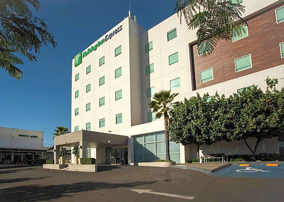 Holiday Inn Express Guadalajara Iteso By IHG
