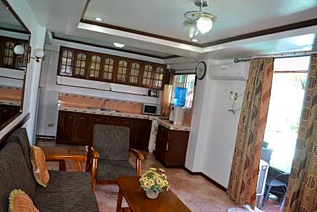 Familia Suite