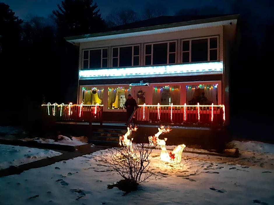 Big Axe Bed & Breakfast