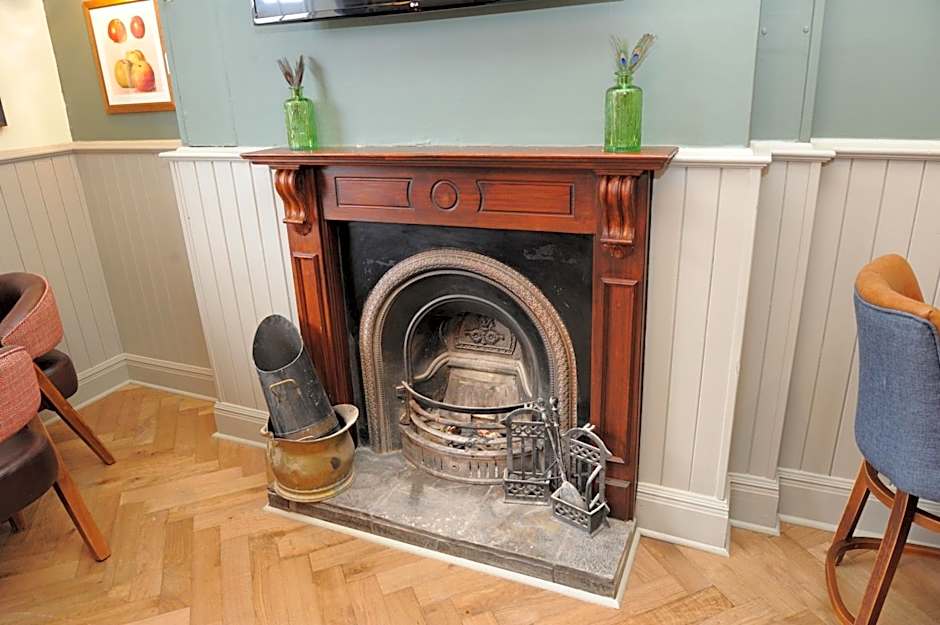 White Hart by Chef & Brewer Collection