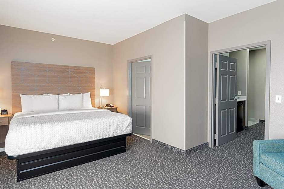 La Quinta Inn & Suites by Wyndham Shawnee