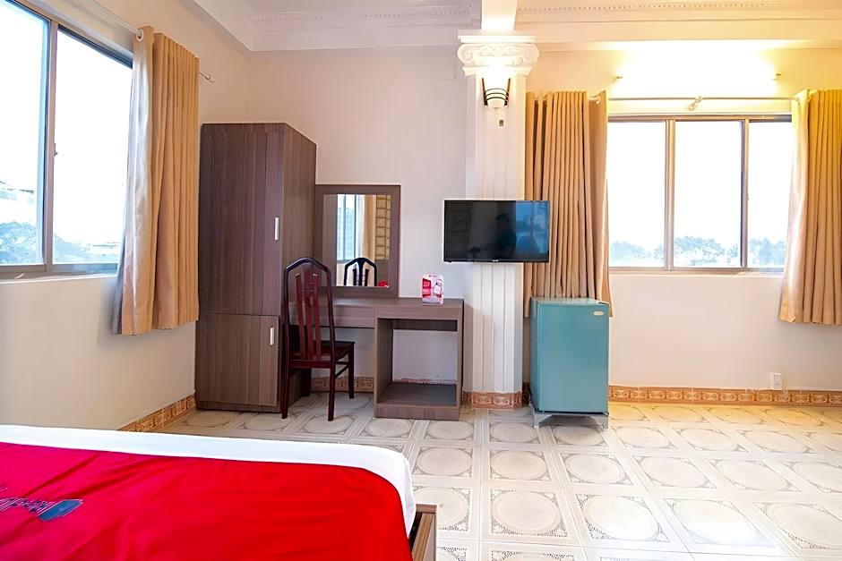 Tan Hoang Long Hotel Nguyen Van Cu