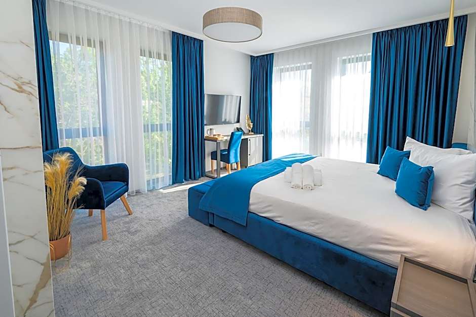 Photo 1 of 6 of Deluxe 1 King Bed