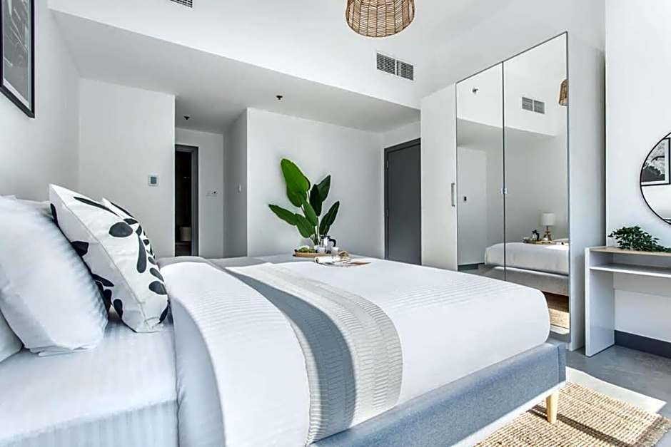 Frank Porter - Marina Views Tower B