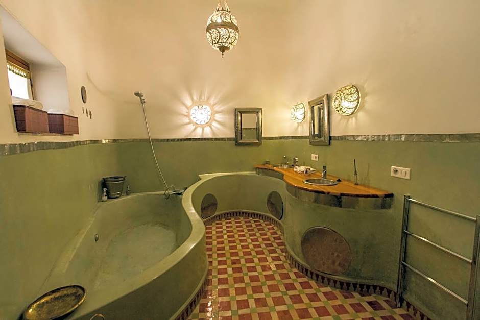 Riad 53 Fes - Luxury Oasis