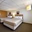 First Inn By OYO Quinter Hwy 70