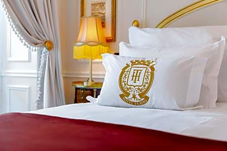 Large Double or Twin Room