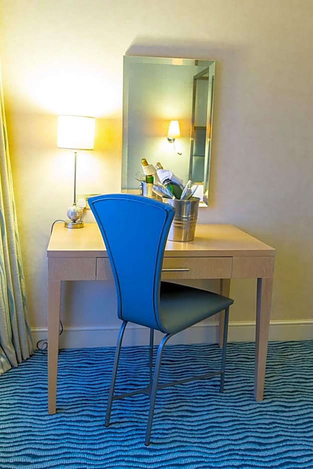 Bridgewood Manor Hotel & Spa