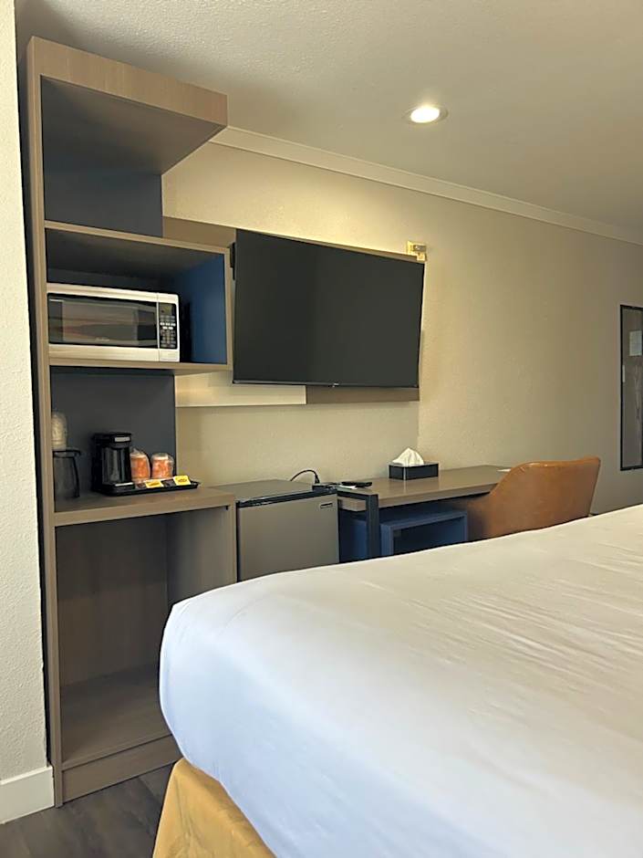 Quality Inn & Suites